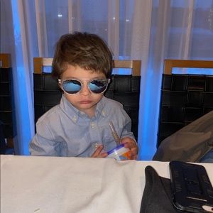 Meet your Posher, Rene